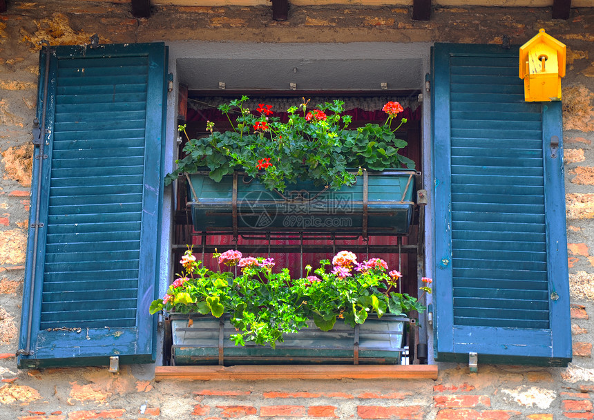 意大利语窗口装饰石工快门房子螺栓盒子石头水泥住宅风格图片