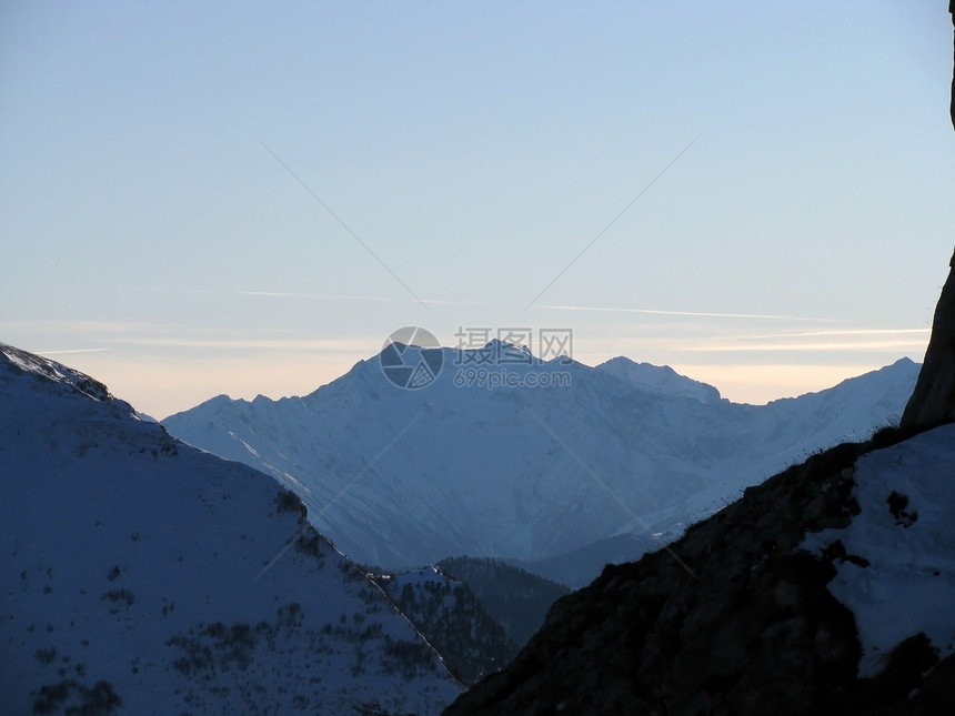 主要高加索山脊登山高山植被山丘解脱风景斜坡距离文件全景图片