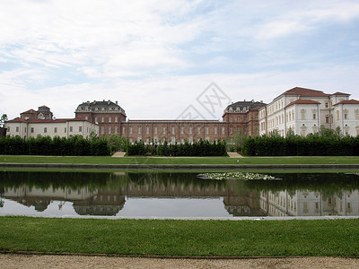 萨博尔维尼利耶尔池塘镜像公园镜子建筑学风格皇家花园古董反射背景