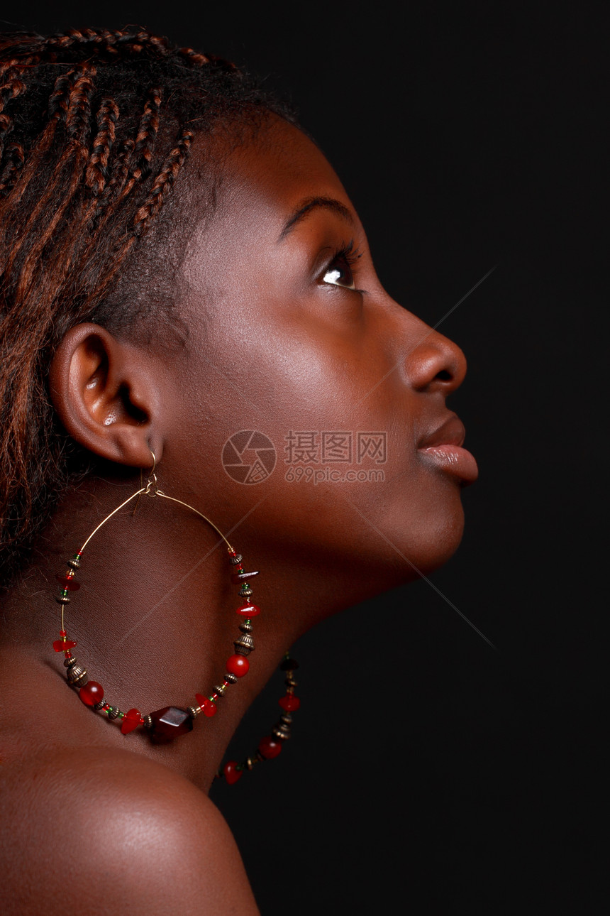 美丽的非洲女孩黑色棕色女士爆头图片