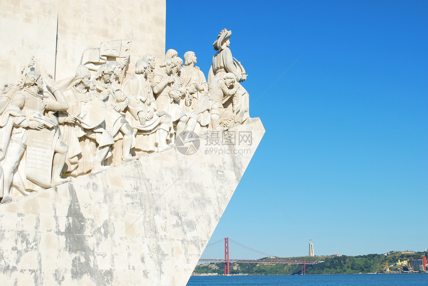 位于葡萄牙里斯本的海发现纪念碑游客对角线水手旅行帆船石方指令航海支撑海浪图片