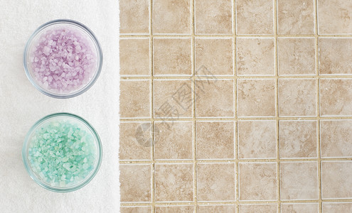 浴室盐Spa 显示毛巾护理洗澡宏观浴室地面卫生化妆品石头治疗背景