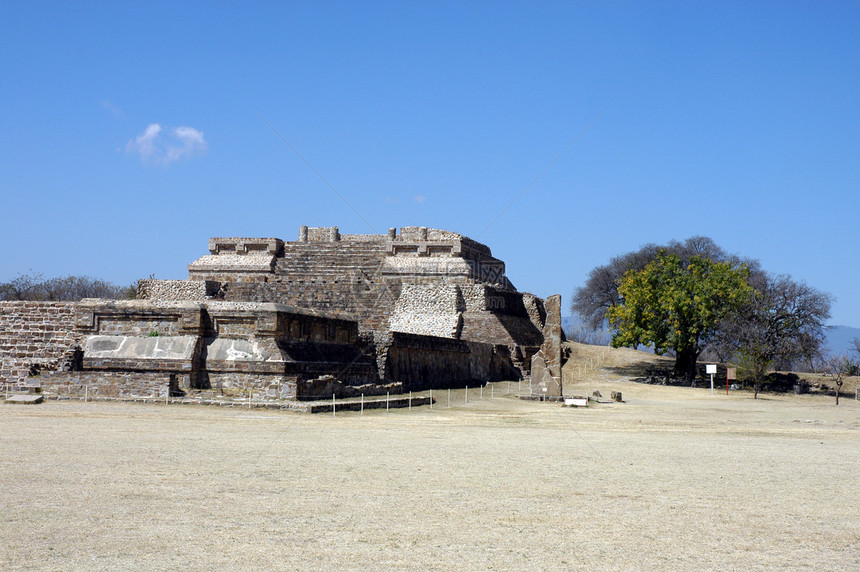 墨西哥 蒙特阿尔本金字塔废墟假期天空建筑学石头城市帝国寺庙蓝色图片