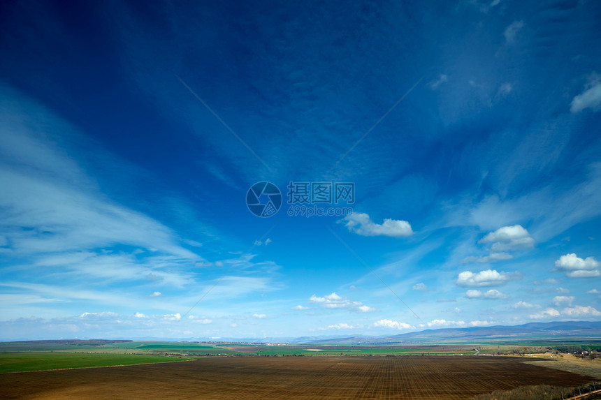 蓝色天空的风景晴天气象云雾天气天蓝色太阳云景气氛场景季节图片