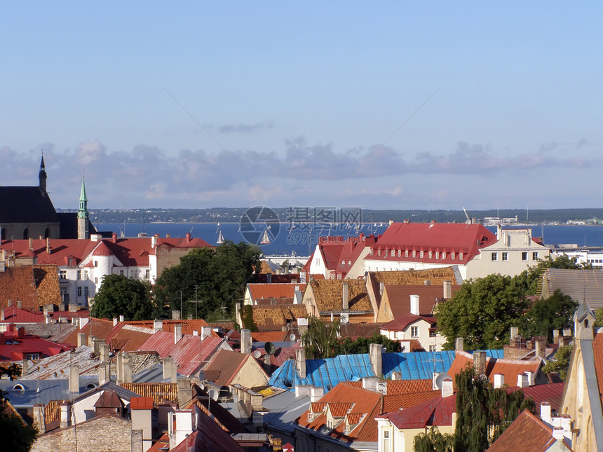 爱沙尼亚老塔林首府的屋顶历史文化首都城堡国家城市旅行场景旅游建筑图片