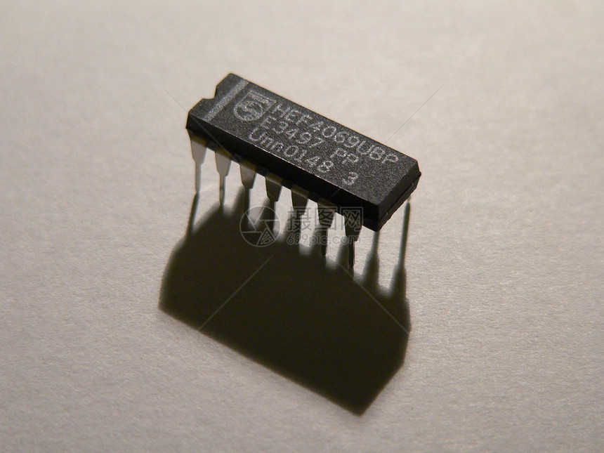 CPU 集成电路电阻器发射电气白色塑料电缆金属力量电脑打印图片