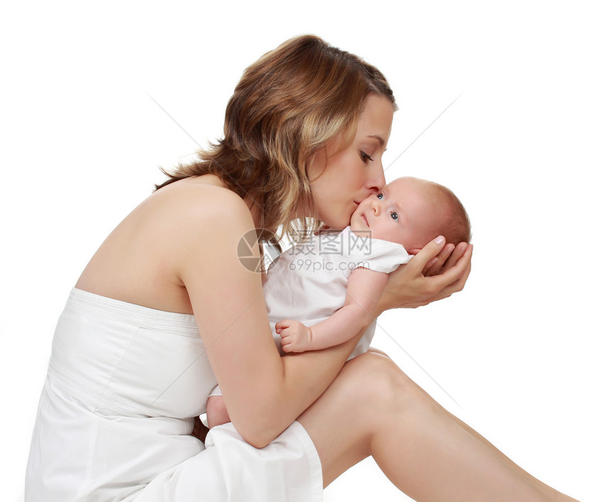 抚养婴儿的母亲童年女孩白色孩子妈妈拥抱家庭母性新生生活图片
