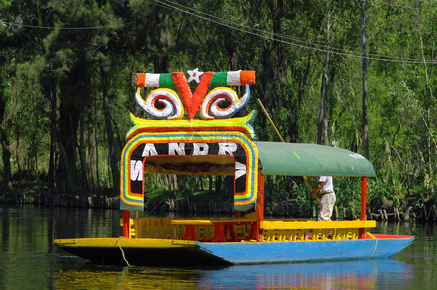 墨西哥城Xochimilco号船城市运河游客内河旅行追求拉丁码头花园休闲图片