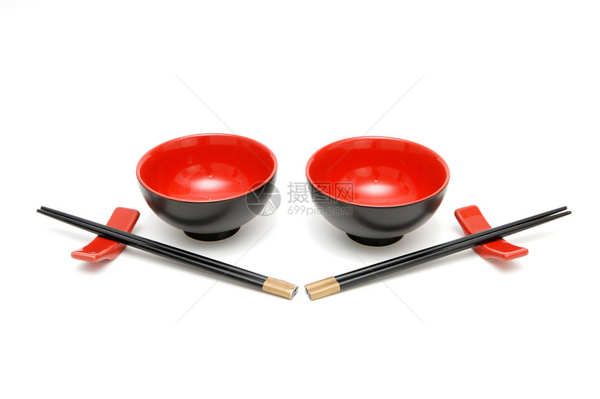 两套在看台上的筷子 和红黑日本碗图片