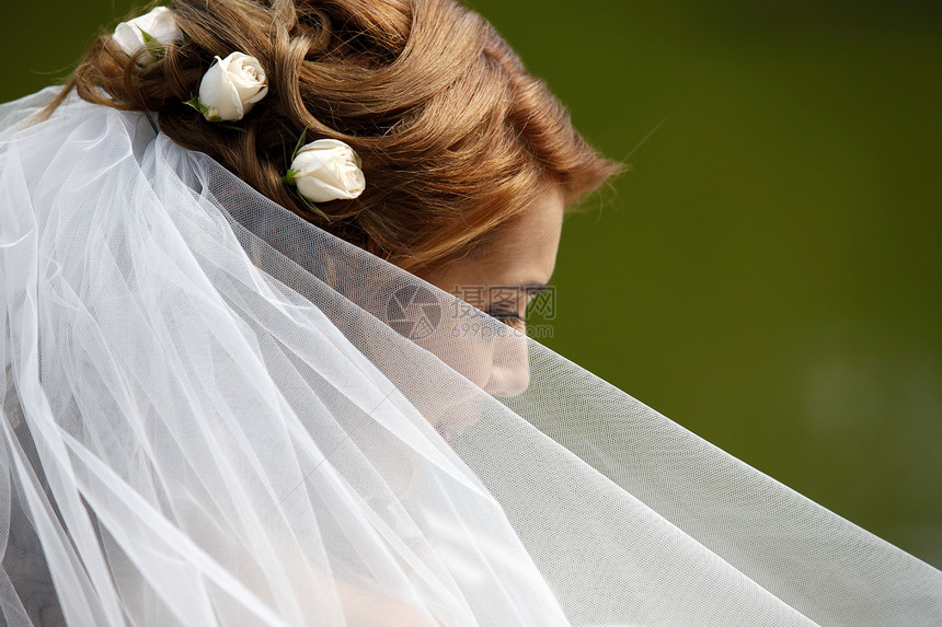 美丽的新娘已婚女士眼睛婚礼生活女孩花朵面纱项链选手图片