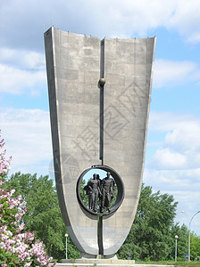 新华尔斯克市的标志青菜电化学记忆纪念碑象征历史城市遗产天空背景图片