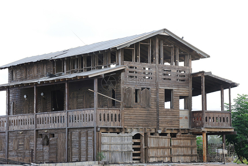 旧房子窝棚贫民窟谷仓危险乡村想像力木头灰色丑陋场景图片