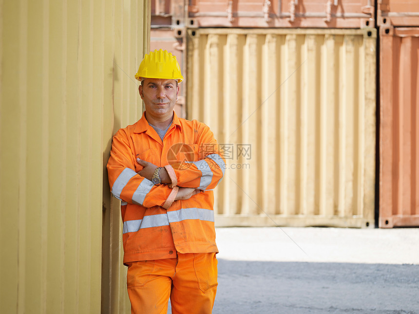 仓库中的工业工人运输员工商业储存微笑工作货运设施安全船运图片