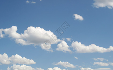 蓝色天空云云蓝多云墙纸晴天天气白色太阳背景图片