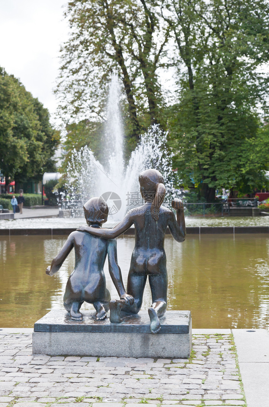 奥斯陆中部的斯派克苏帕广场喷泉景点建筑纪念碑首都雕塑世界旅行城市正方形图片