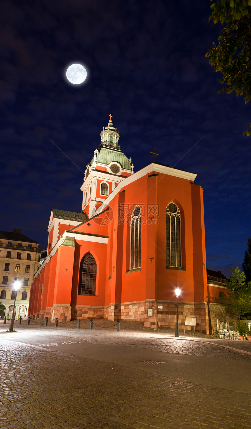 教堂 位于斯库霍尔姆教会宗教月亮脚步城市红色图片
