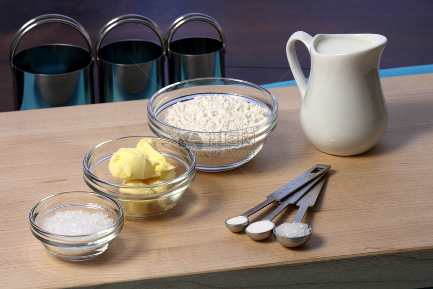 经济成分和厨房用具不锈钢金属擀面杖砧板套装黄油牛奶量匙饼干刀图片