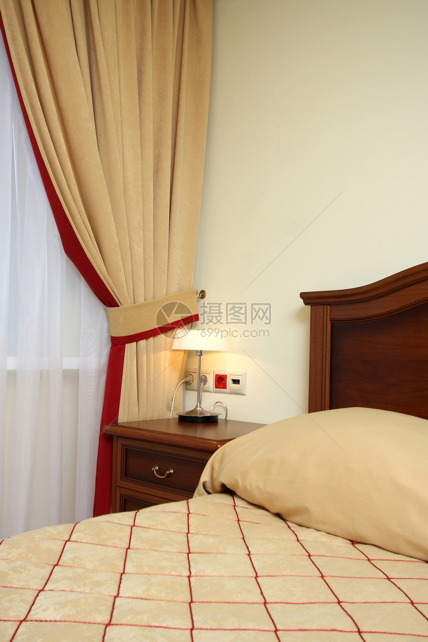 旅馆卧室被子毯子镜子床单风格家园房子装潢寝具家具图片