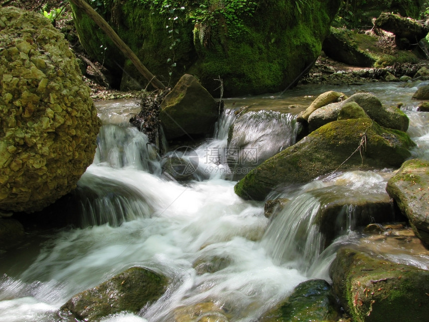 瀑布解脱自然保护区频道青菜树木对象旅行晴天石头河流图片