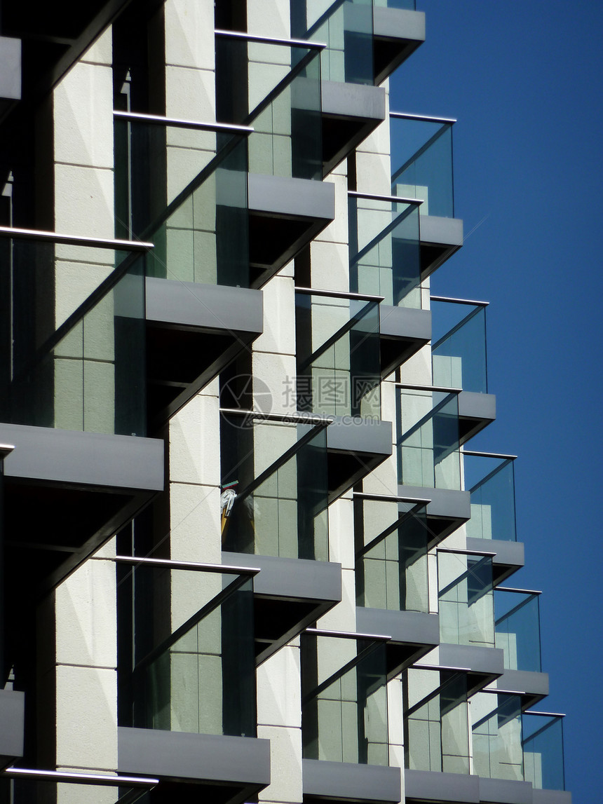 现代结盘建筑窗户公寓阳台图片