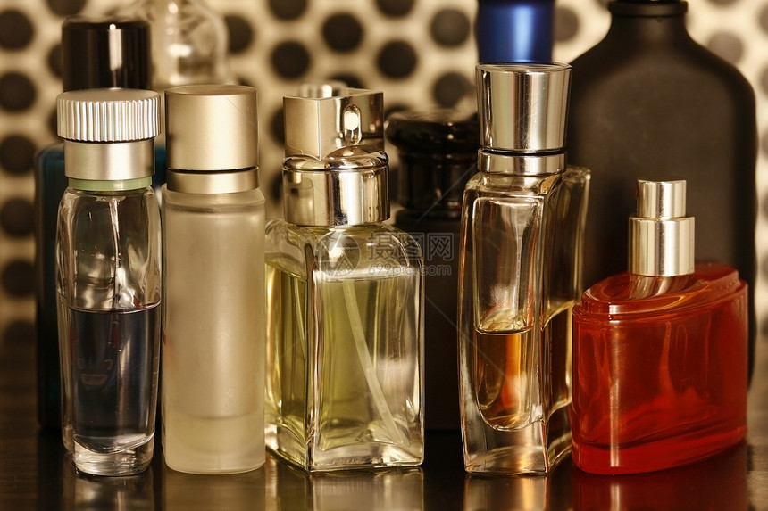 香水和香味瓶芳香气味玻璃男性粉碎男人化妆品香气瓶子酒精图片