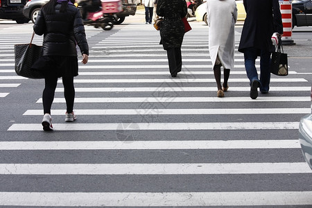 十字路口压力男人午餐街道商业路面概念女性旅行喧嚣背景图片