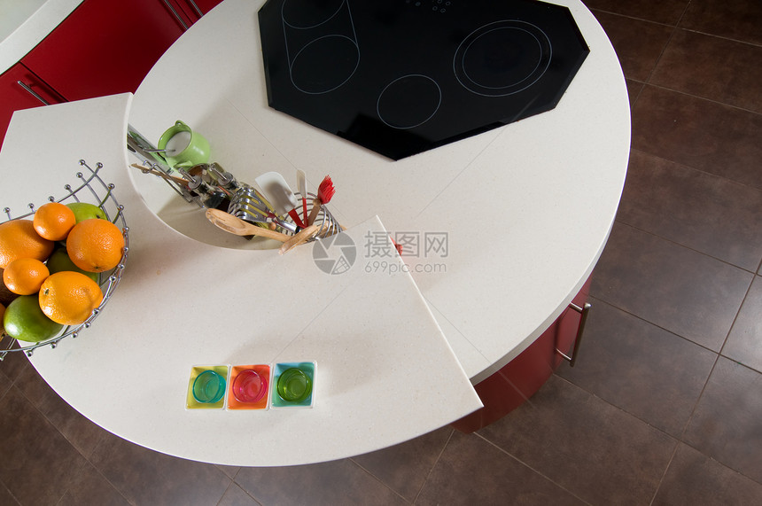 红色现代现代厨房烹饪台面陶瓷建筑学奢华水果龙头装修公寓桌子图片