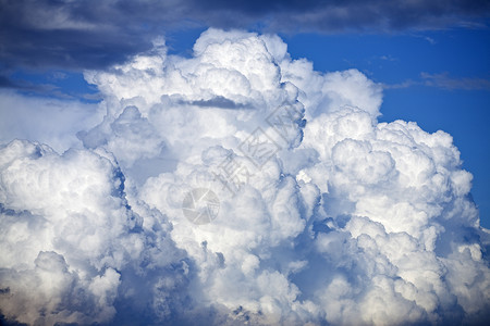 大雷雨云和蓝天空风暴蓝色天空云景气象多云沉淀天堂天气白色背景