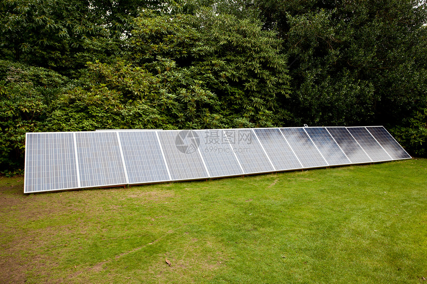 花园太阳能电池板力量太阳光伏控制板衬套晴天经济生态安装绿色图片