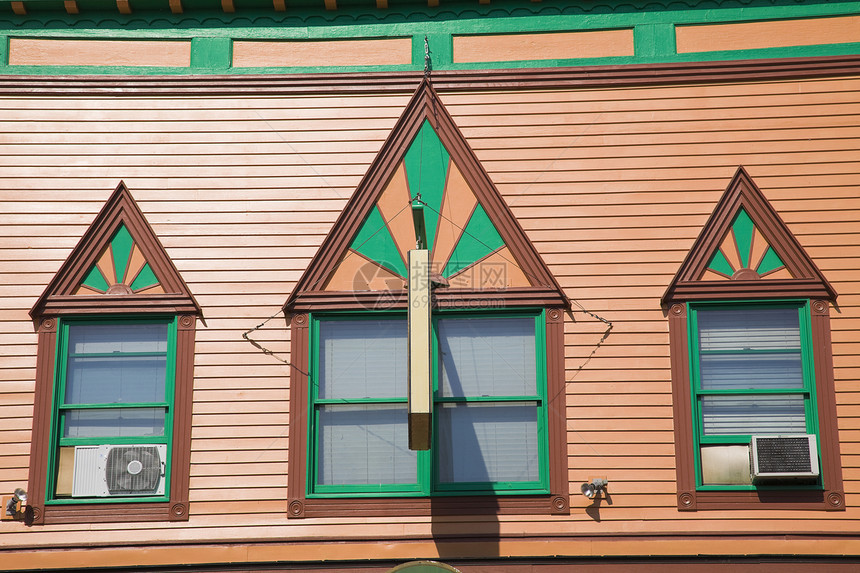 Mackinac岛的多彩建筑图片