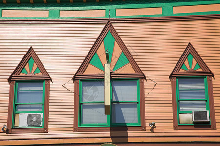 Mackinac岛的多彩建筑背景图片