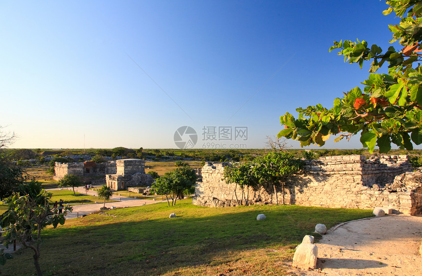 Tulum是玛雅世界最著名的地标之一城市废墟游客吸引力旅游文化建筑学晴天考古学港口图片