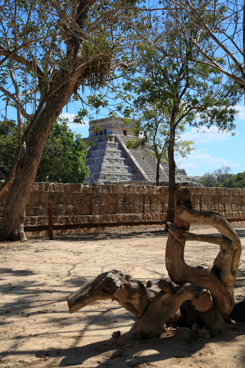 墨西哥的锡琴 Itza庙寺庙遗迹石头宗教楼梯假期文化地标游客考古学建筑学图片
