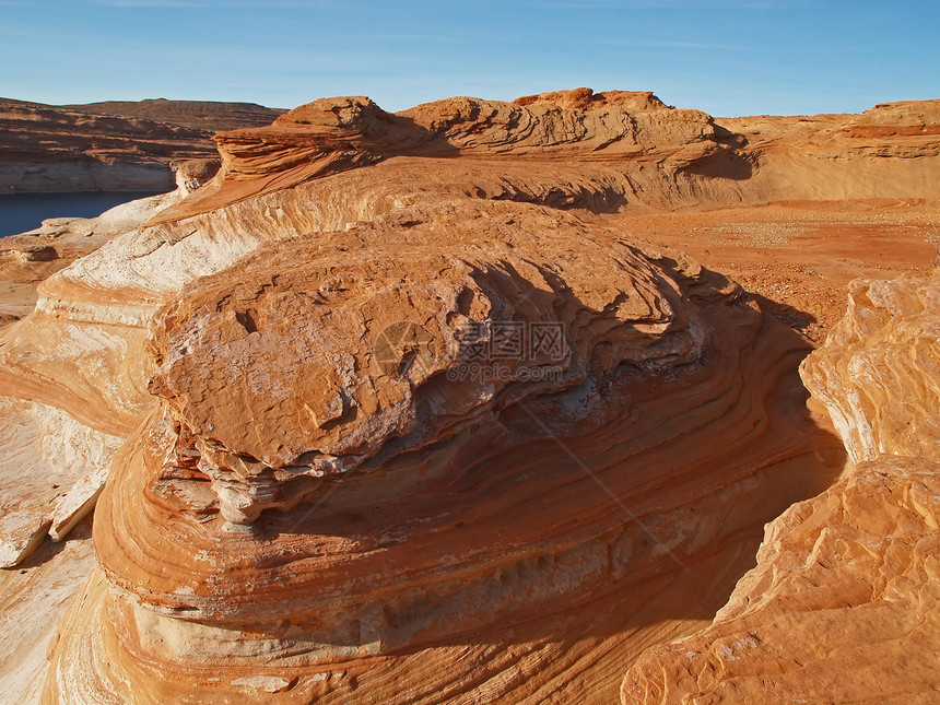 在峡谷中岩层形成红色幽谷地质学砂岩楼梯海浪石头岩石雕塑图片