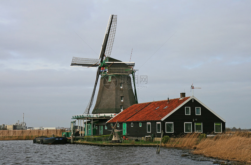 荷兰农村的风力车风车供电铣削活力历史地标照片天空溪流力量图片