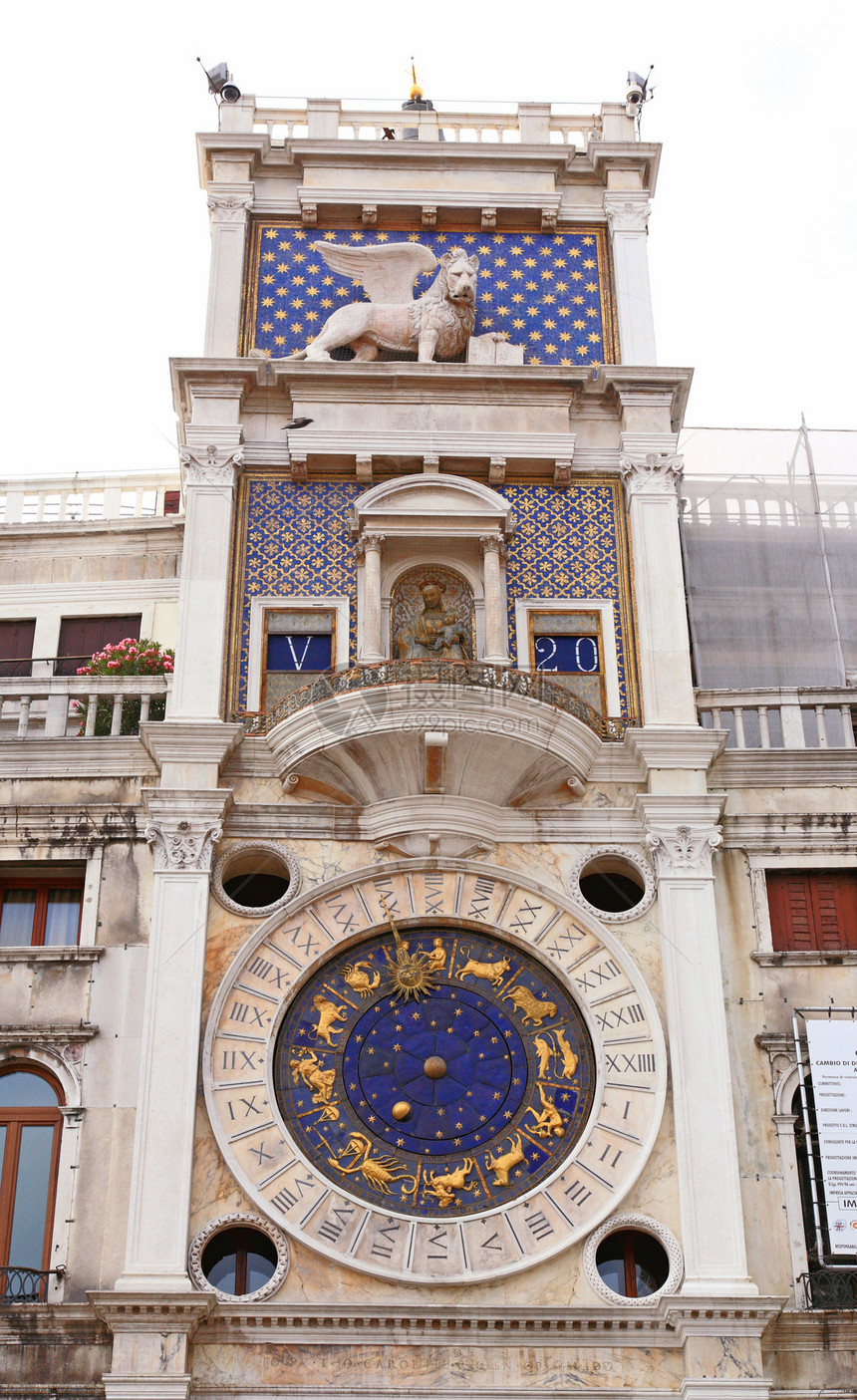 圣马尔科广场威尼斯柱子旅游人群教会正方形鸽子吸引力钟楼地标城市图片