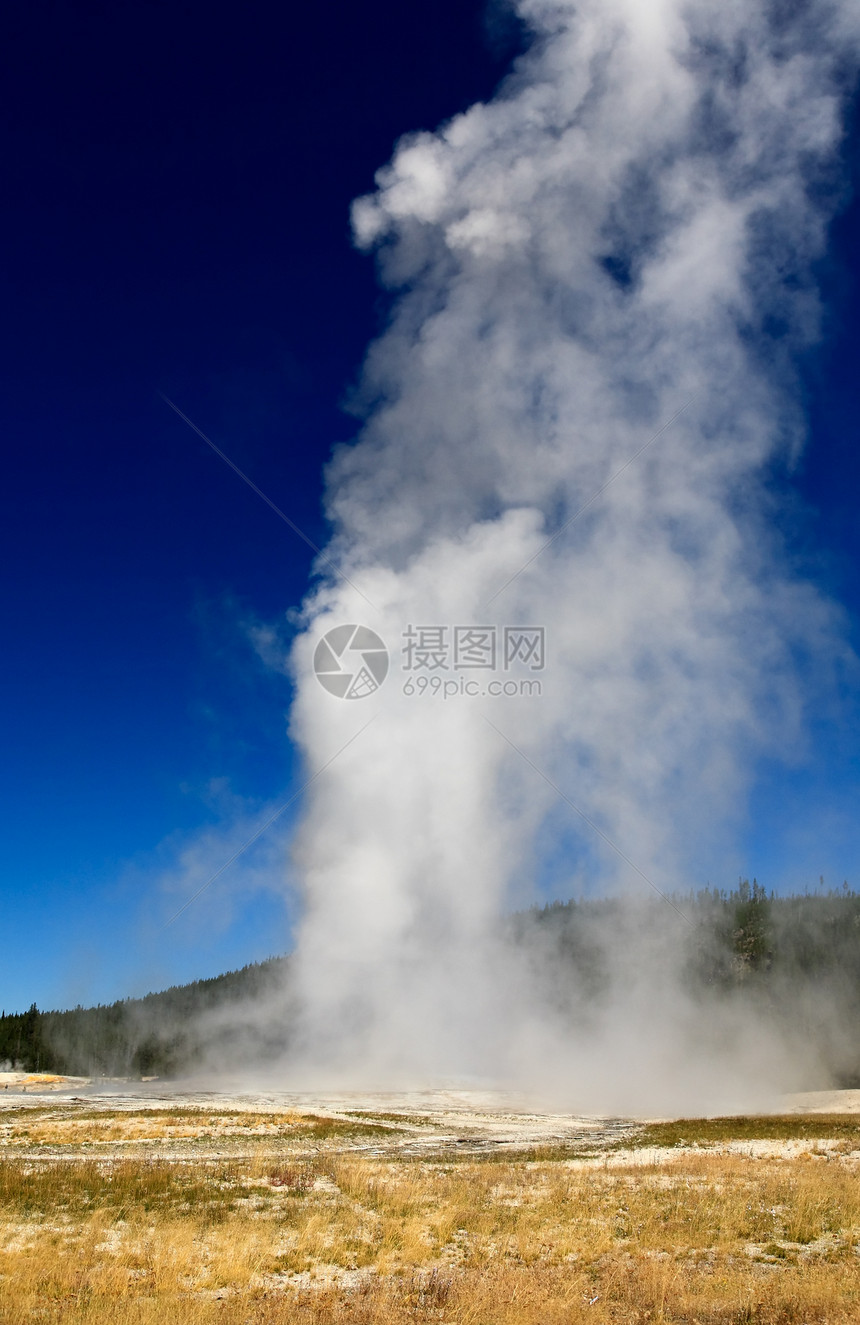 黄石公园古老的忠心修道院荒野火山蓝色场景蒸汽地形盆地旅游阳光旅行图片