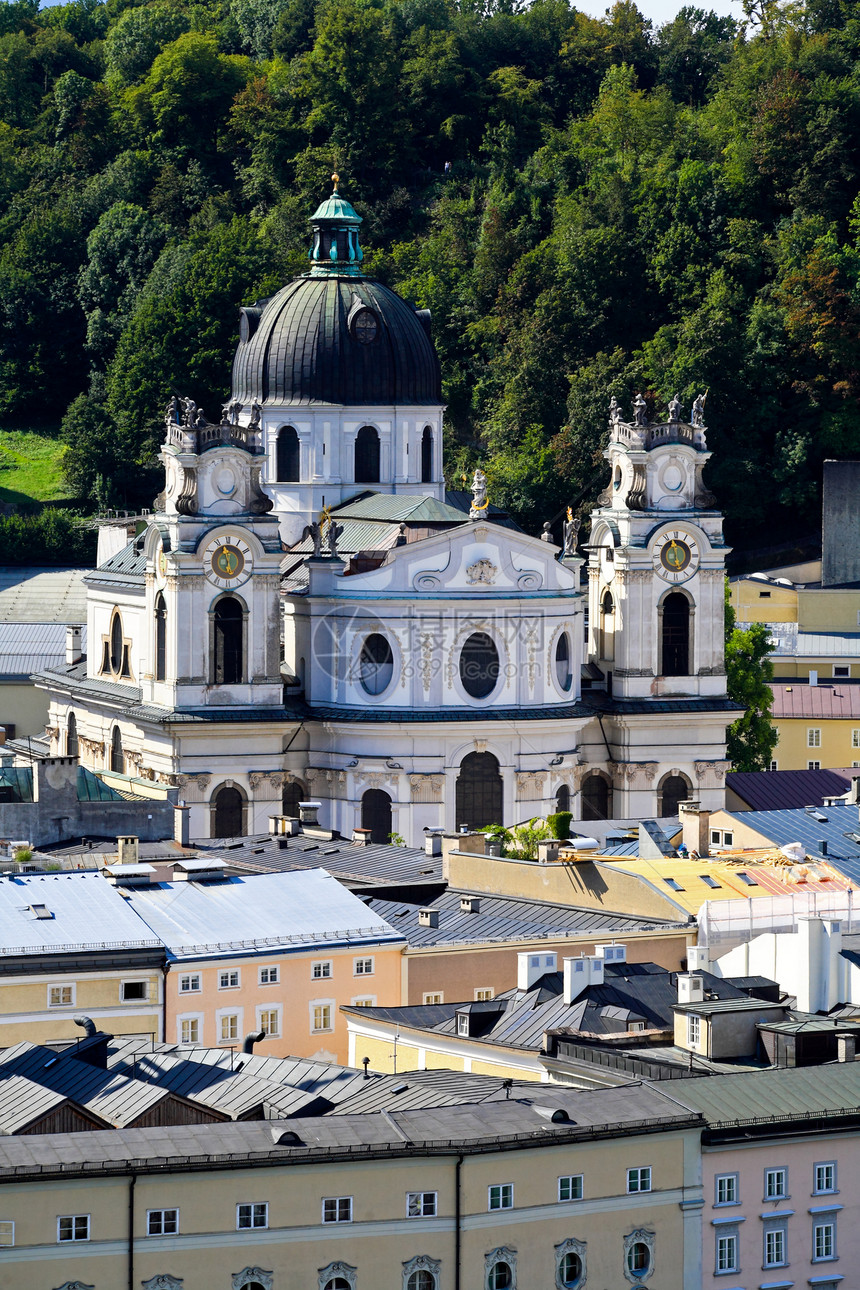 奥地利萨尔茨堡市的空中观察假期风景建筑学全景堡垒首都旅行城堡山脉城市图片