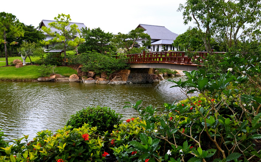著名的日本传统园艺花园池塘平衡冥想建筑学木头公园图片