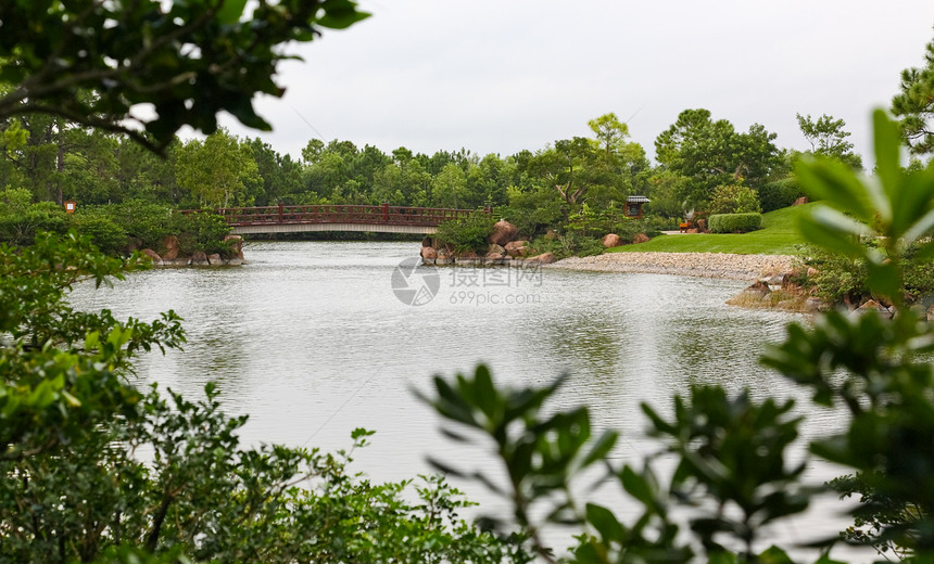 著名的日本传统园艺花园建筑学平衡公园木头冥想池塘图片