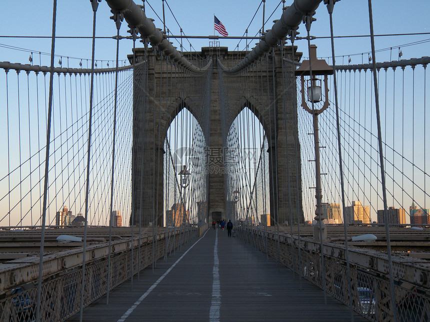 布鲁克林桥电缆天空旅行景观地标游客石头商业码头建筑学图片