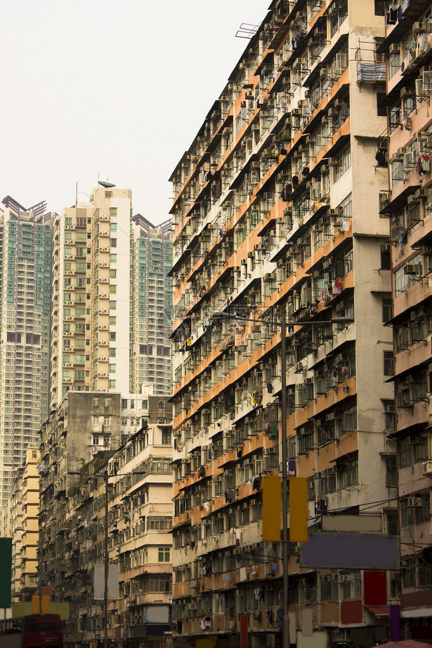 旧住宅楼乡村房子黑色城市铁轨墨水入口脚步木头楼梯图片