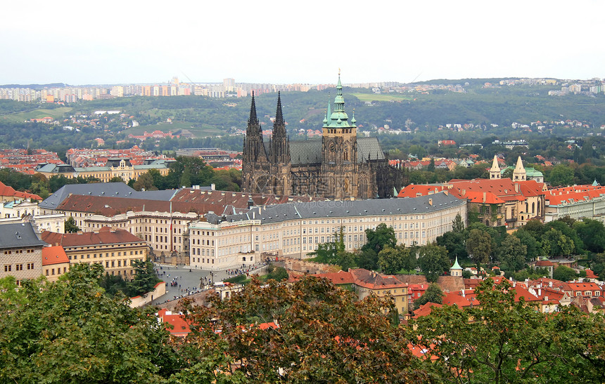 布拉格的空中观察大教堂城堡教会石头中心街道国家旅行游客宗教图片