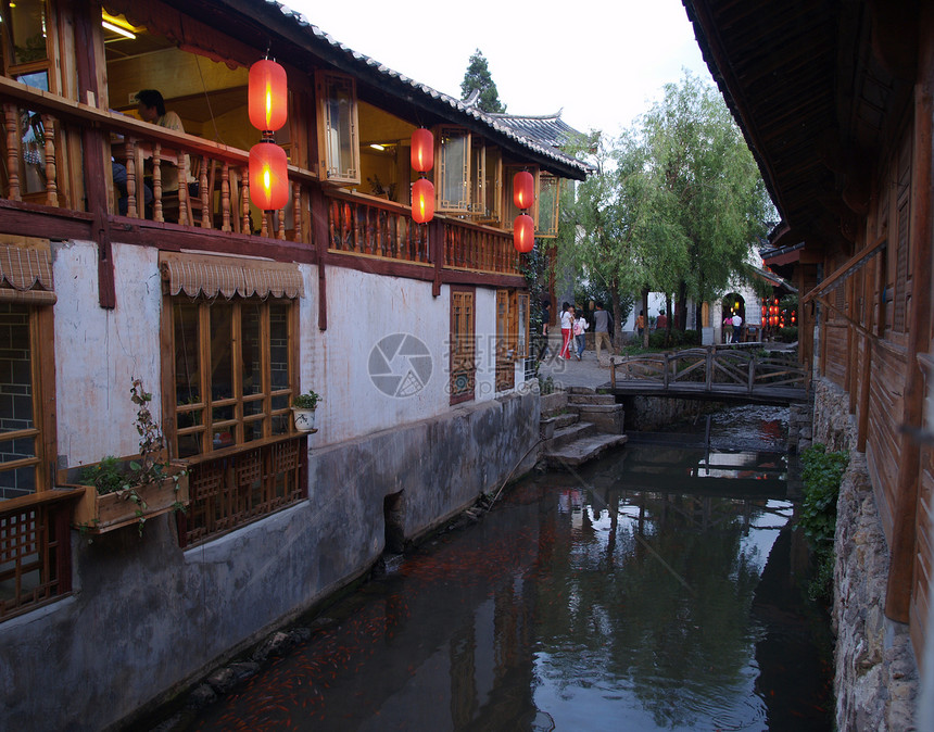 中国利江场地土地游客人行道旅游农场溪流风景房子红色图片