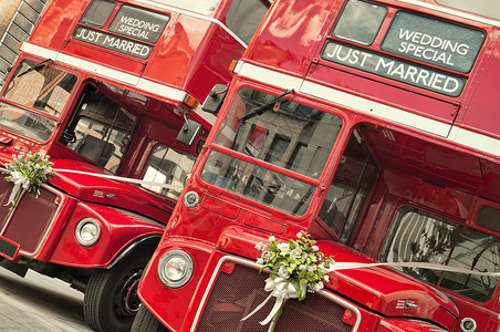 刚刚结婚复古公共汽车快乐复兴新人红色丝带风格背景图片