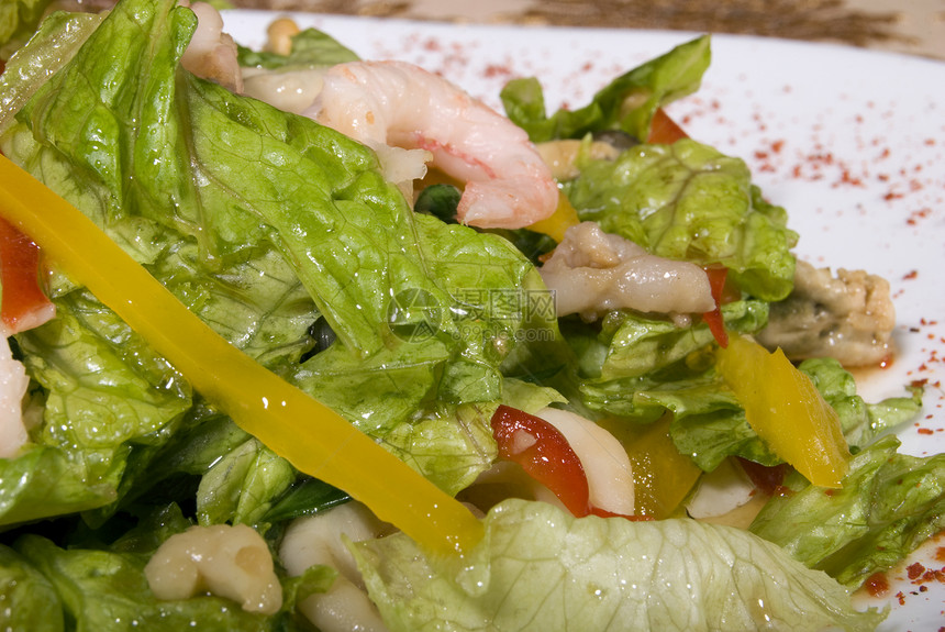 由海鲜制成的沙拉奢华烹饪饮食晚餐盘子美食乌贼贝类章鱼辣椒图片