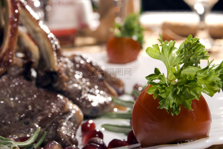 炒肉食物沙拉盘子主菜猪肉牛群晚餐享受迷迭香牛扒图片