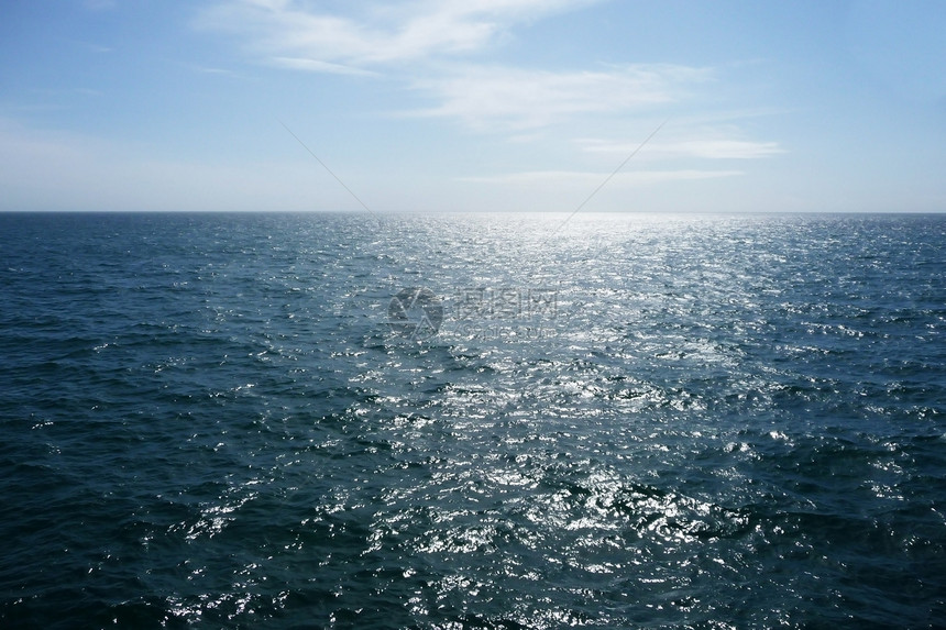 明光海海景蓝色季节运动阳光旅游天气波浪风景液体图片