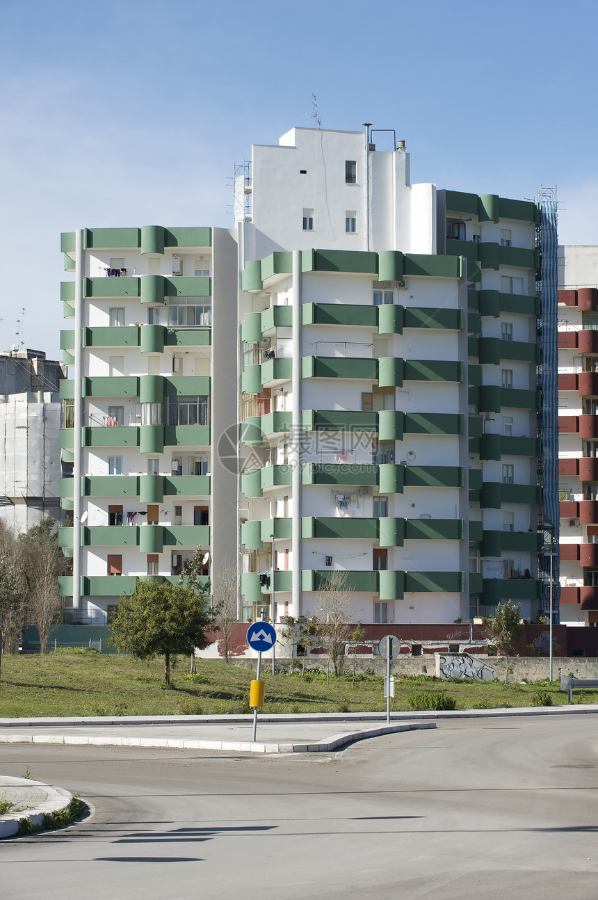 住宅楼建筑师房地产建筑物建筑学白色阳台社区城市天空投资图片