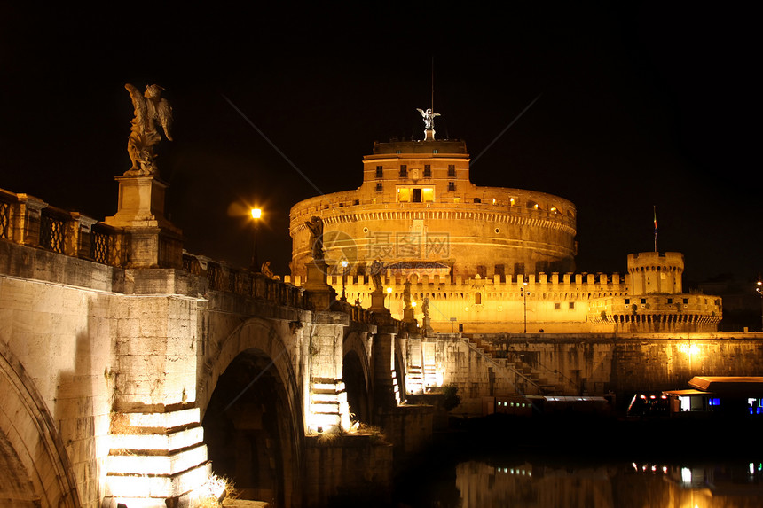 意大利罗马Castel SantAngelo之夜城市景观旅行中心宗教纪念碑墙纸建筑建筑学雕像图片